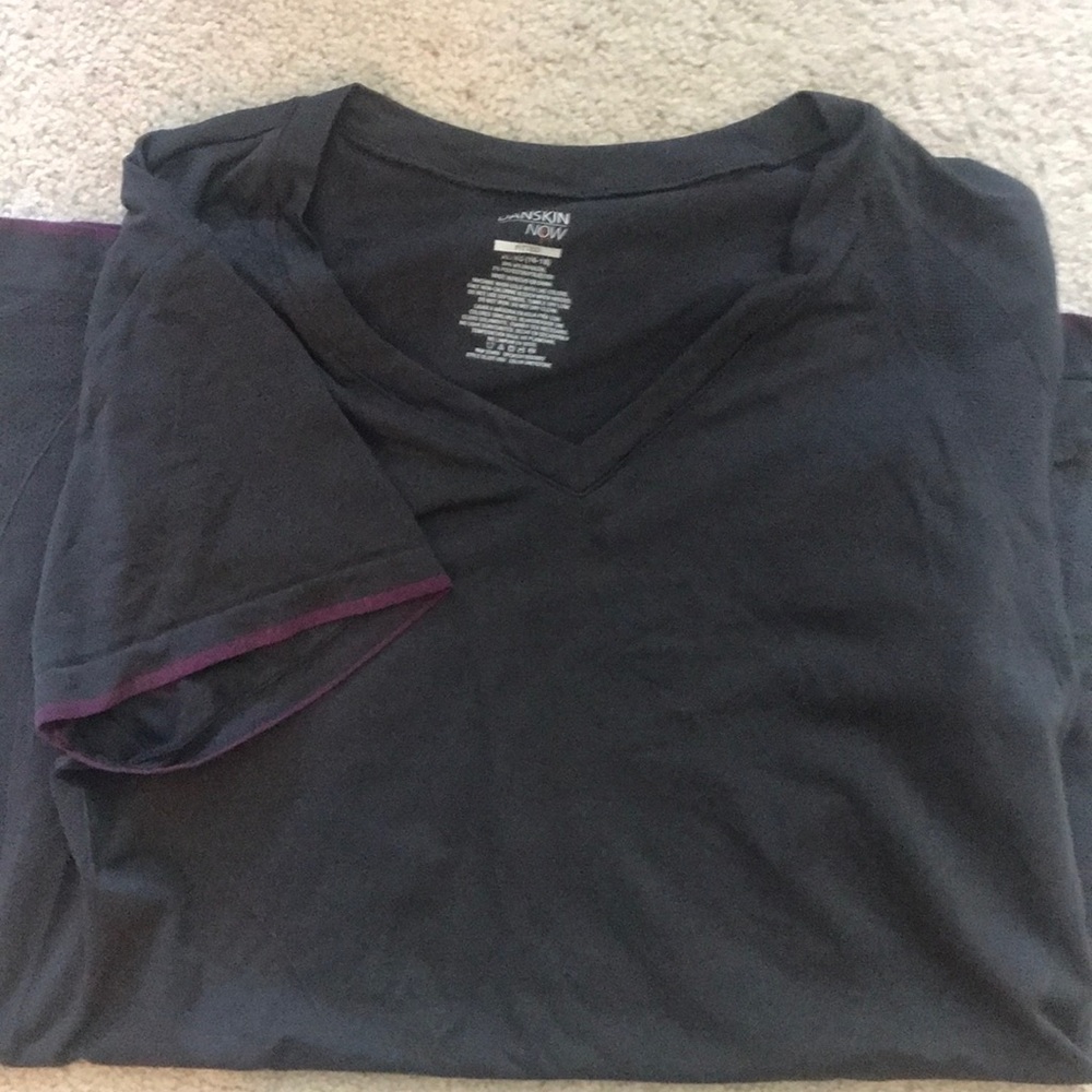 Fitted workout shirt